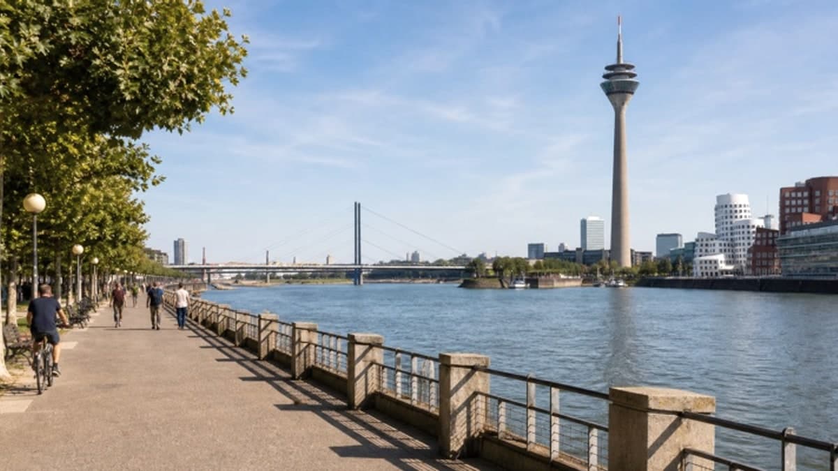 Moderner Blick auf den Düsseldorfer MedienHafen